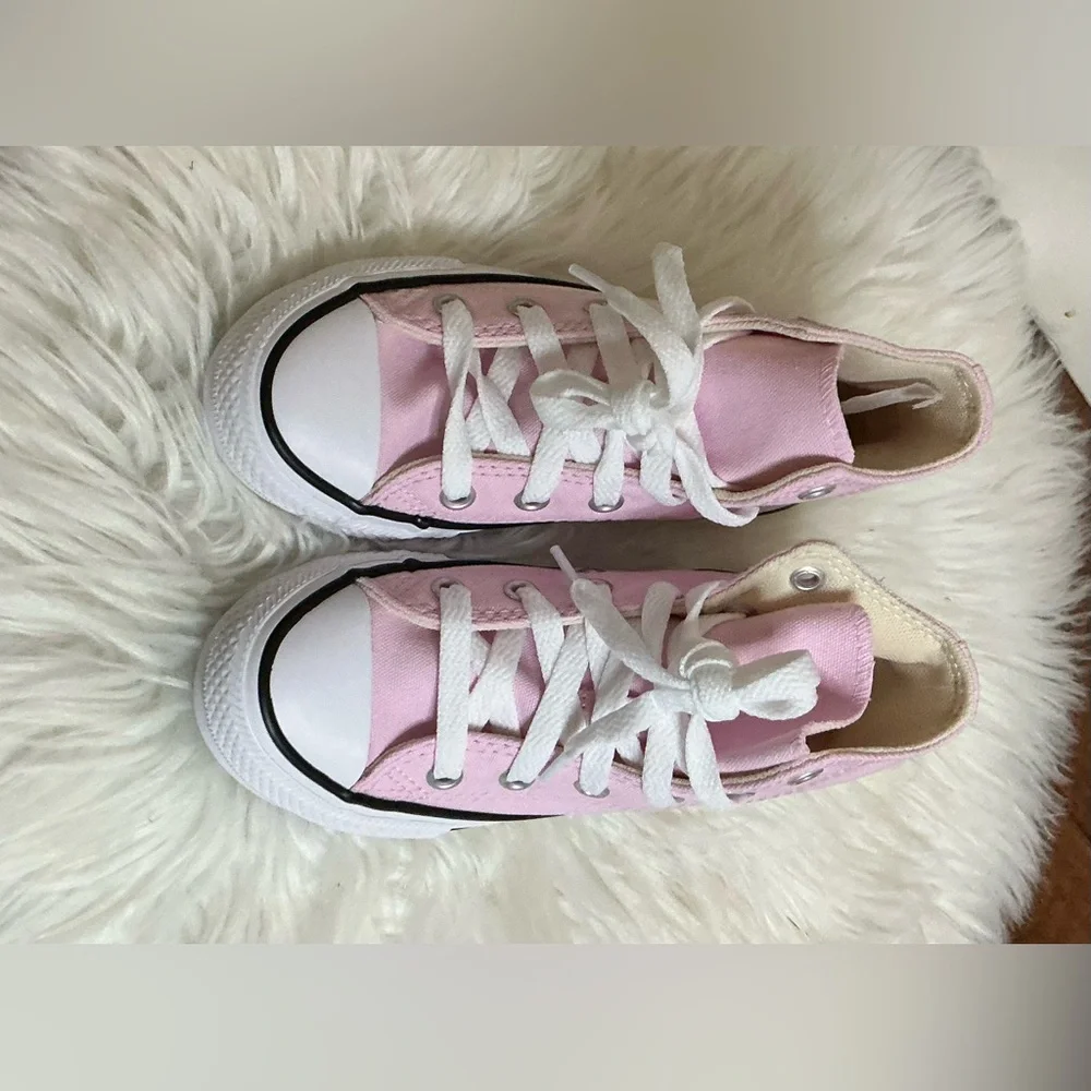 NEW Converse Girls CTAS Pink Canvas Hi Top Casual
Sneaker - 11 Y- New In Box - Picture 8 of 8